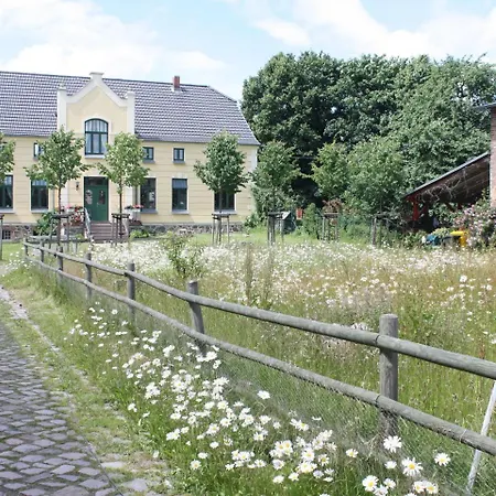 Bauernhaus Mit Antiken Mobeln *
