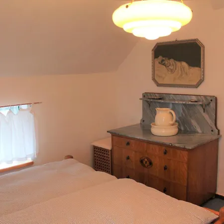 Bauernhaus Mit Antiken Mobeln Apartman Satow