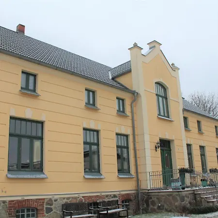 Bauernhaus Mit Antiken Mobeln Satow